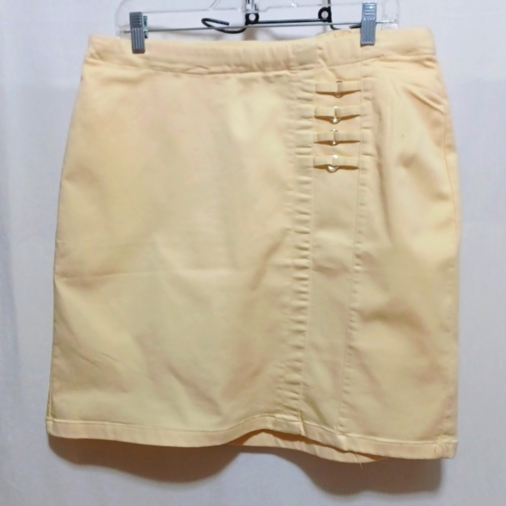Christopher & Banks SKORTS SIZE 8